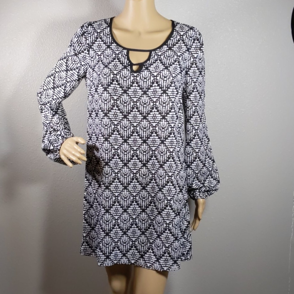 Doe & Rae Black & White Long Sleeve Dress Size S